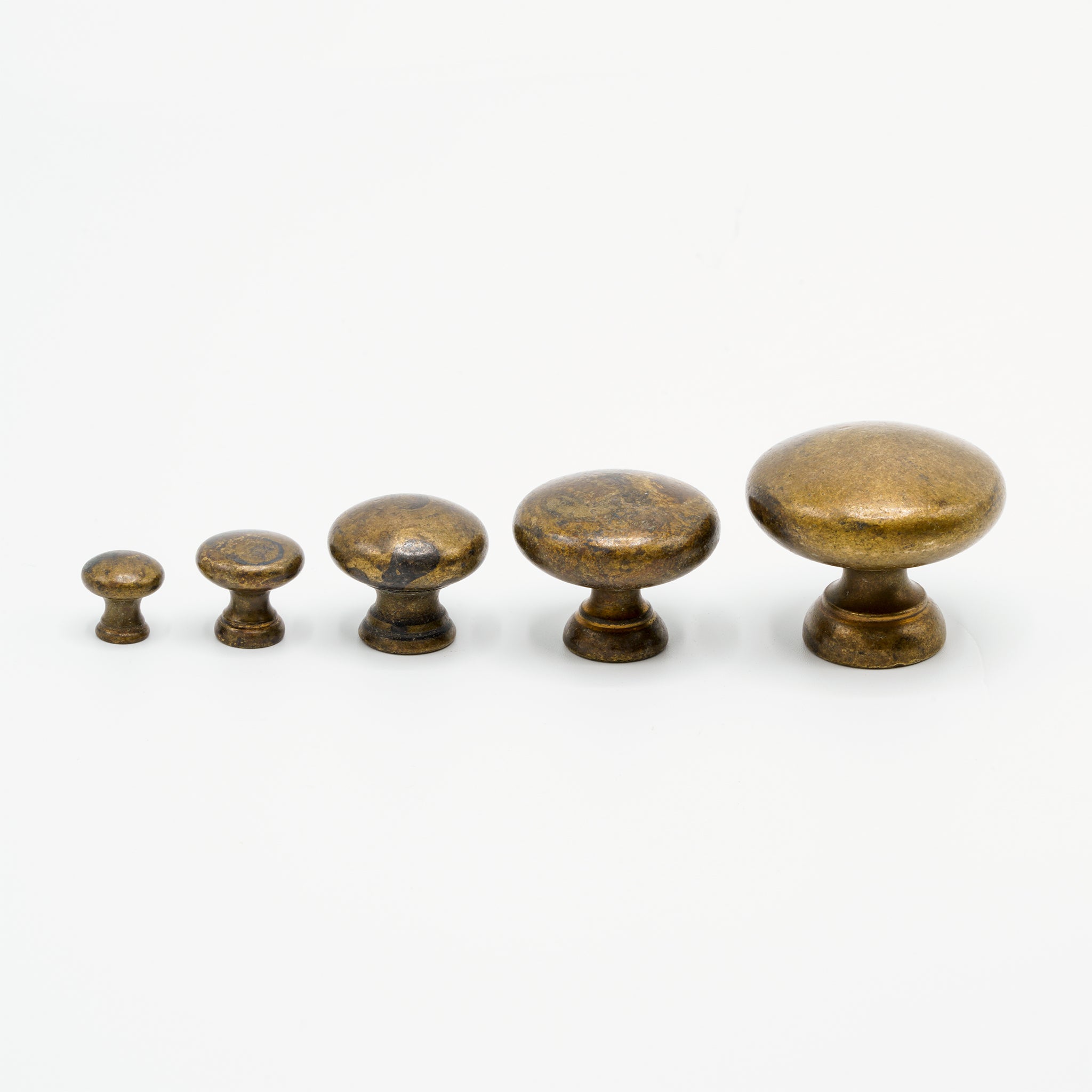 Knob 411 | Ø4cm / Ø3.2cm / Ø2.4cm / Ø1.7cm / Ø1.3cm