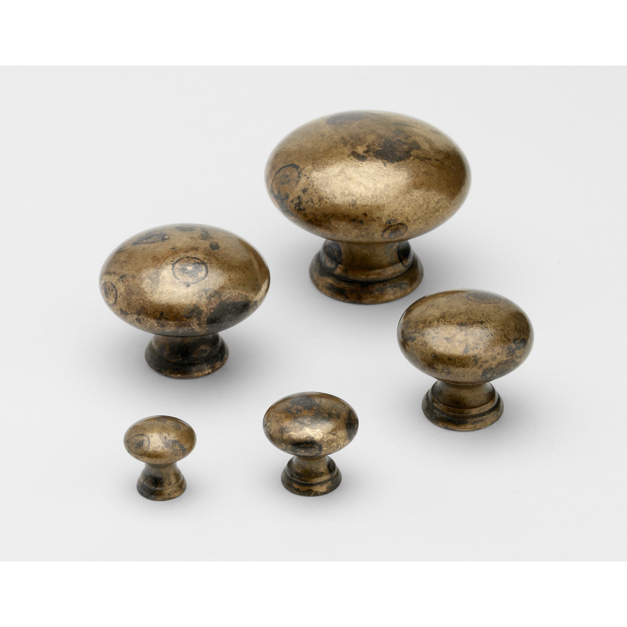 Knob 411 | Ø4cm / Ø3.2cm / Ø2.4cm / Ø1.7cm / Ø1.3cm