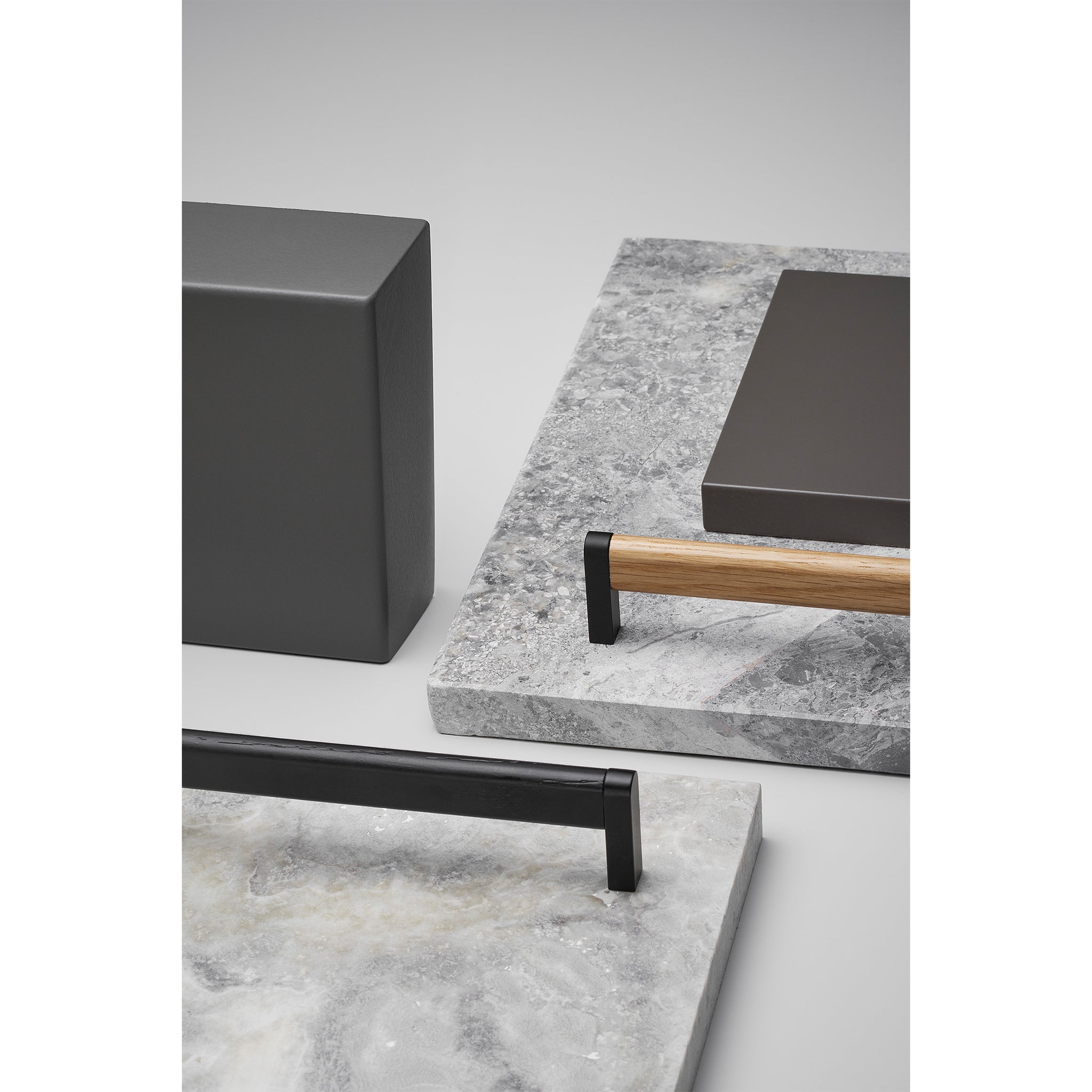 Handle Crossing | 17cm / 33cm | Black