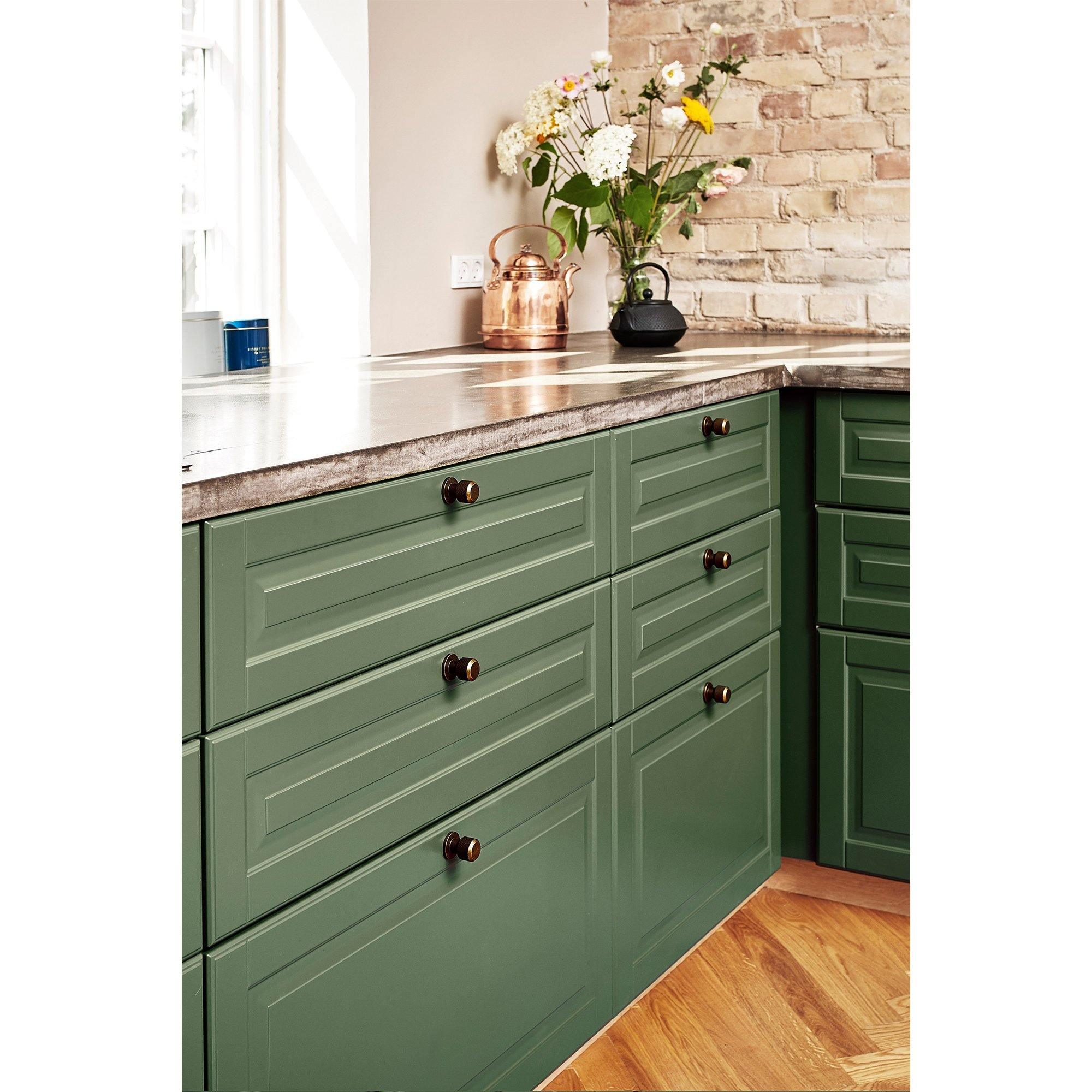 Knob Manor Round, Antique brass - Scandi Handles