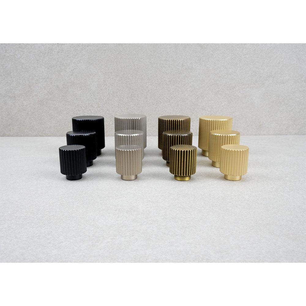 Knob Helix Stripe, 33mm, Matt black - Scandi Handles