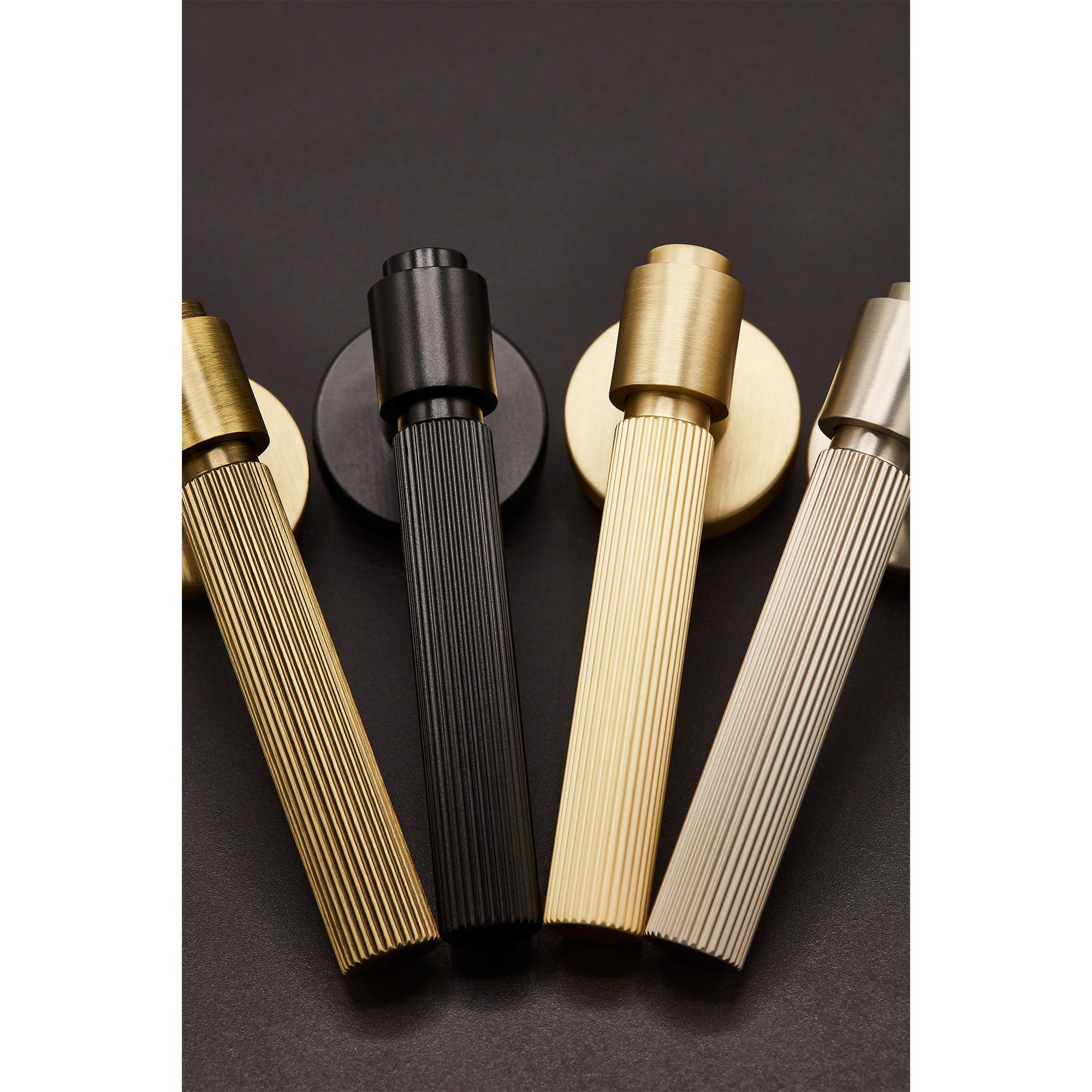 Door handle Helix 200 Stripe, Brass - Scandi Handles