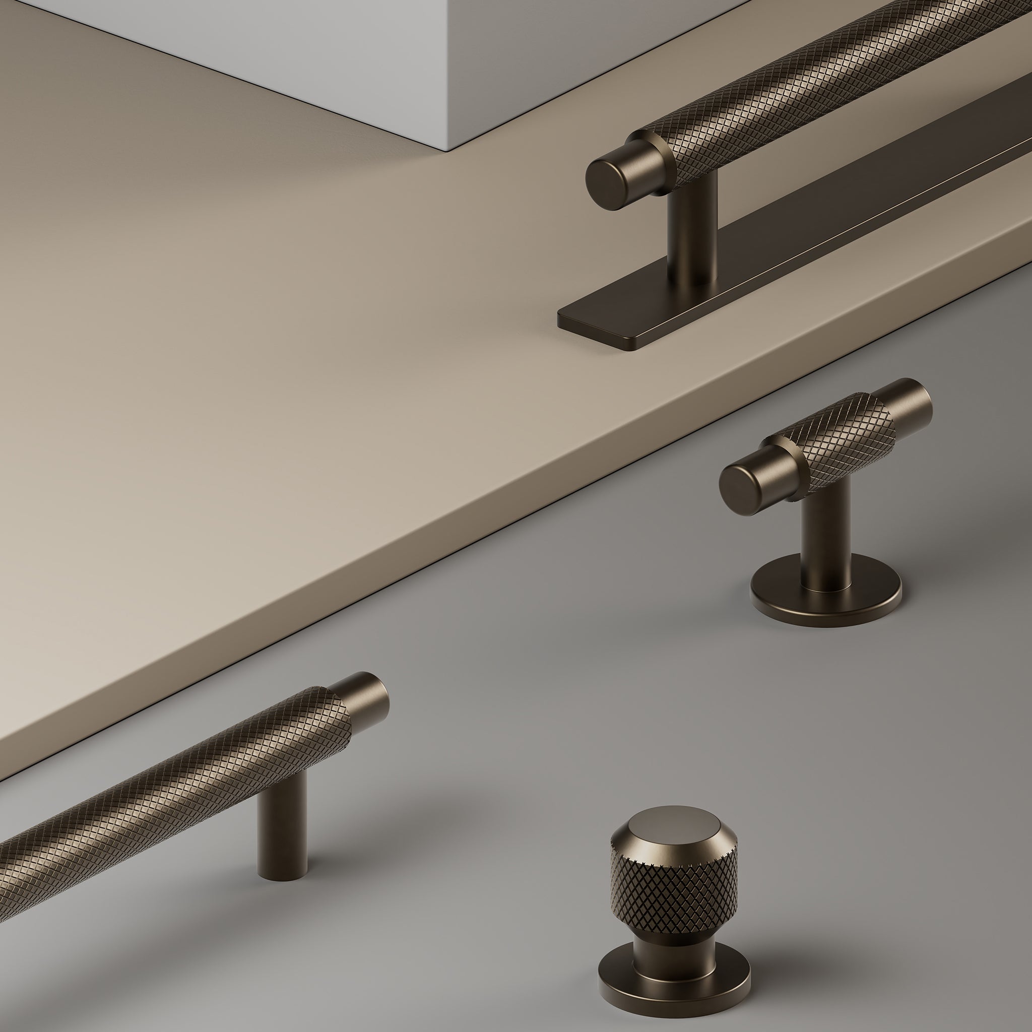 Handle Manor | 18.2cm / 24.6cm