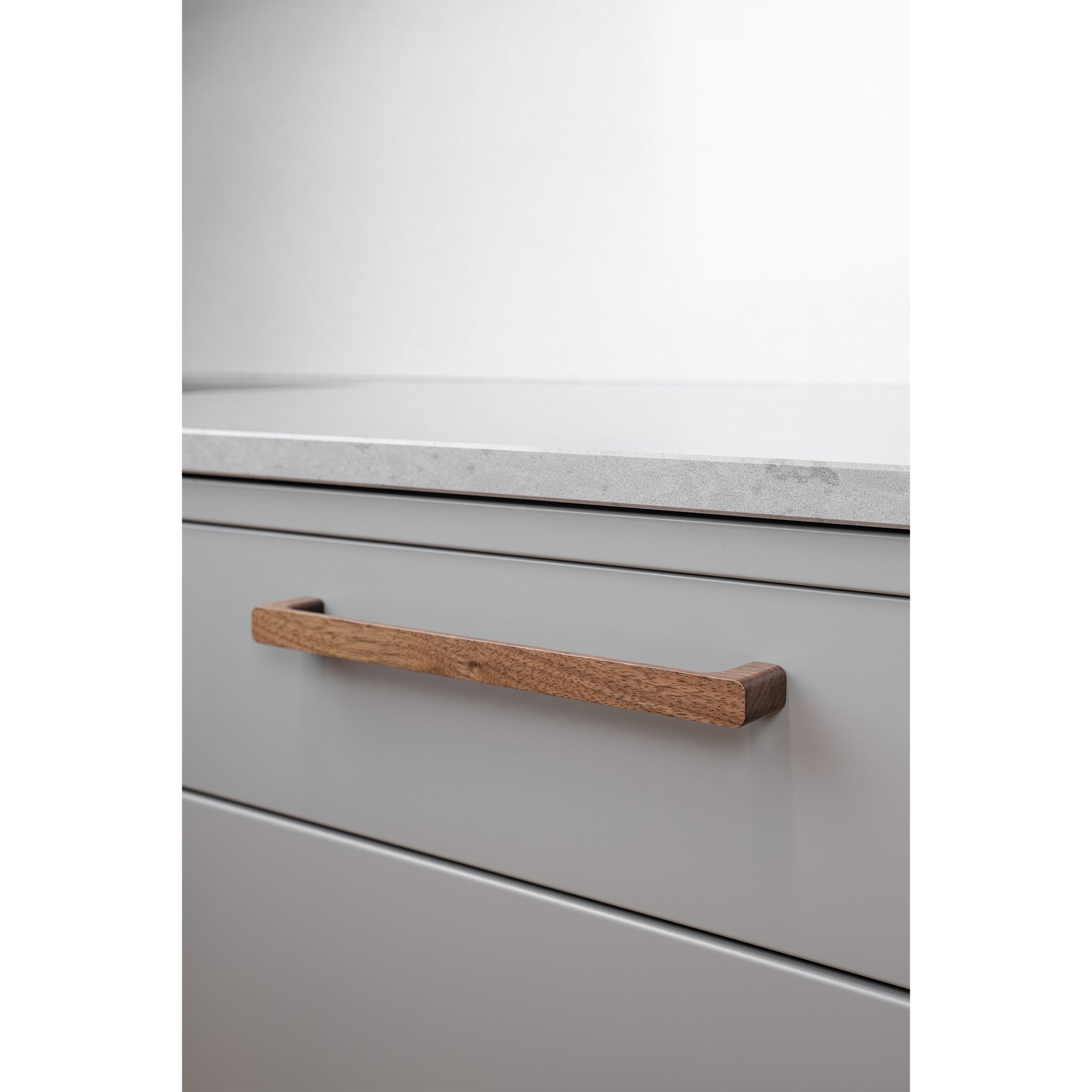 Handle Sans | 17cm / 24cm